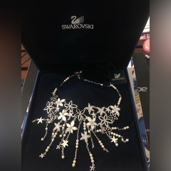 Swarovski necklace with the original box. - Picture 1 of 6